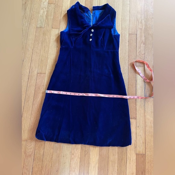 60s Vintage Blue Velvet Mini Dress - Picture 6 of 9